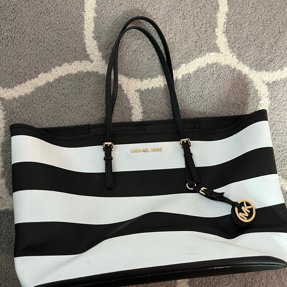 Authentic michael kors jet set bag